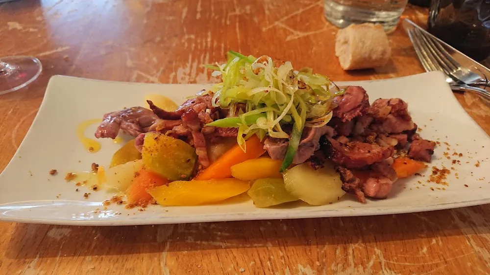 Poêlée de Gésiers Confits Aux Cardons Et Petits Légumes